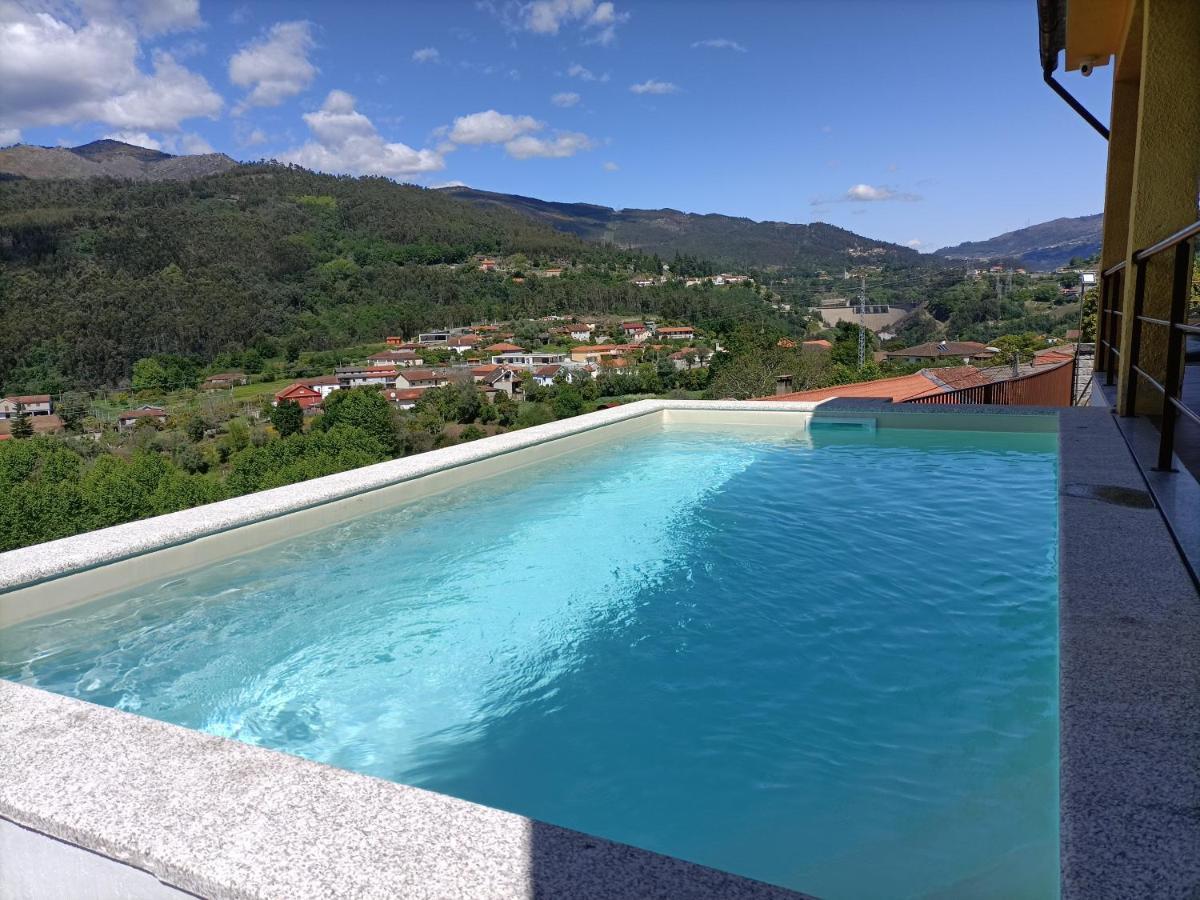 Casa Amarela Da Canicada Vieira do Minho Dış mekan fotoğraf