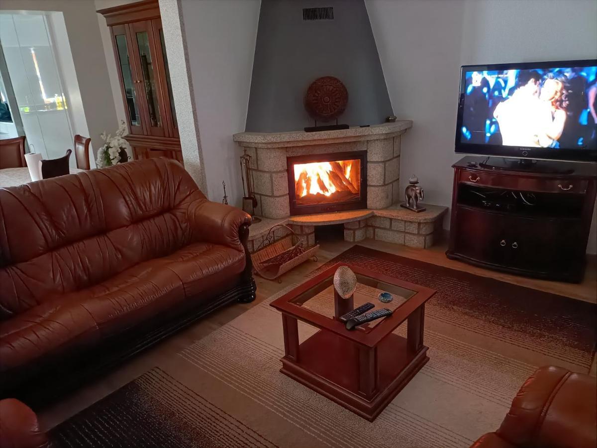 Casa Amarela Da Canicada Vieira do Minho Dış mekan fotoğraf